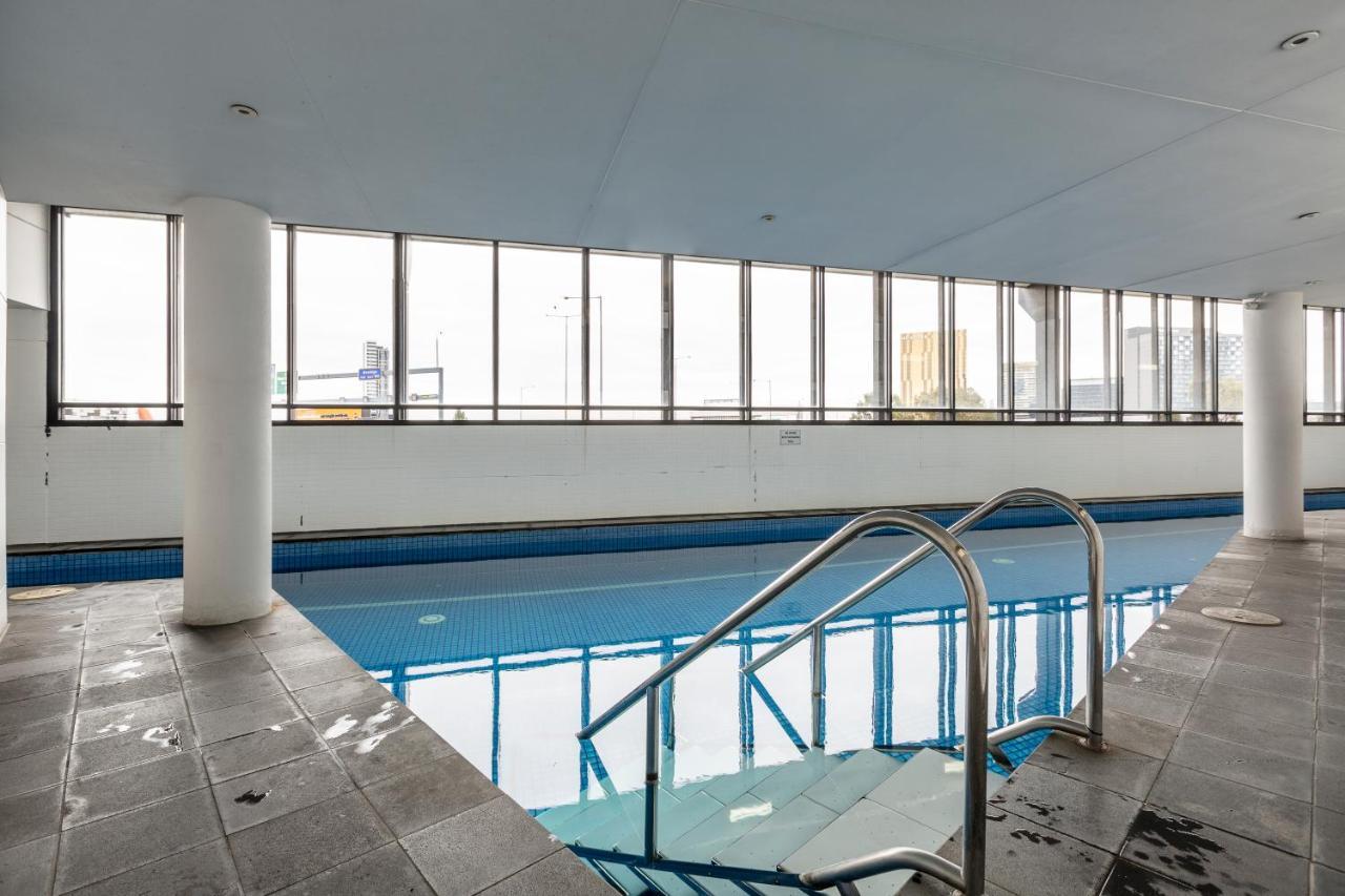 ☆Of Southbank☆Light Filled Apartment☆Huge Private Terrace With City Views☆Parking☆Pool☆Gym☆Wifi Melbourne Dış mekan fotoğraf